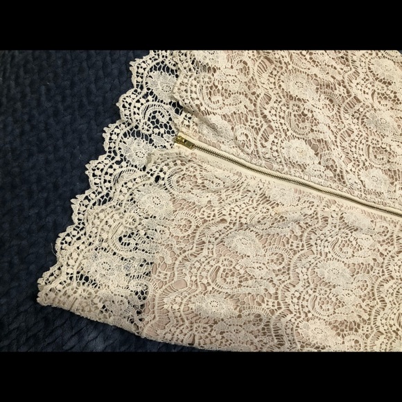 Lace Dress - Picture 4 of 4